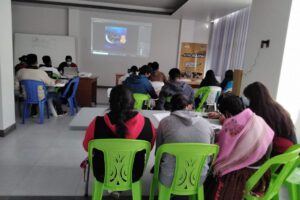 Ayni Bolivia impulsa jóvenes emprendimientos con habilidades digitales