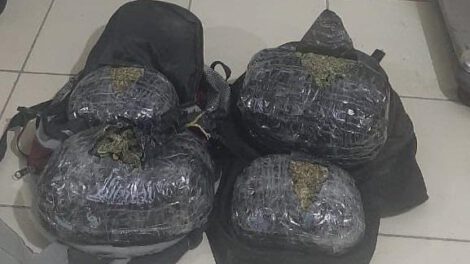 Tráfico de sustancias controladas en la terminal Hernando Siles