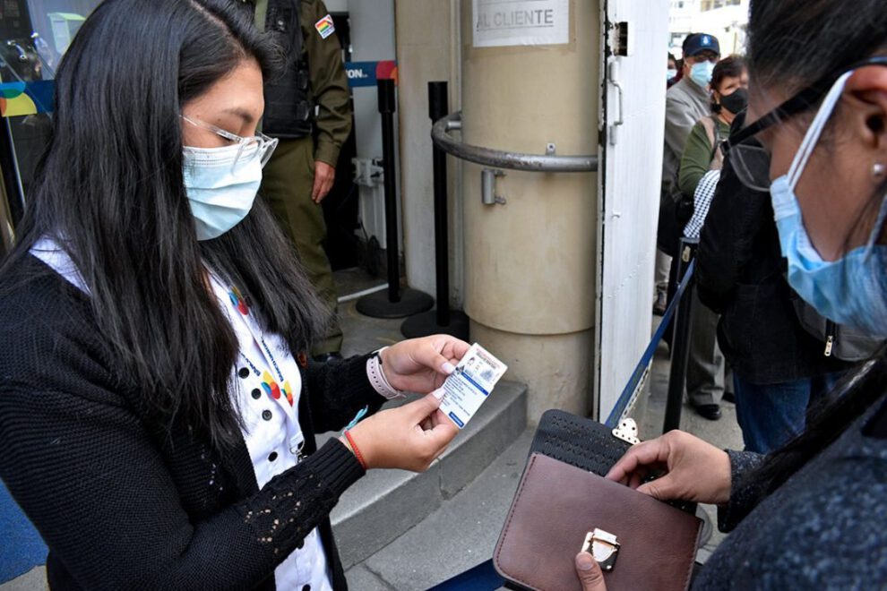 Gobierno ratifica que el 27 de enero retorna el control de carnet de vacuna