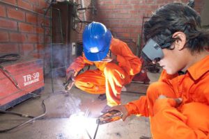 Becas BancoSol Kurt Koenigsfest para impulsar el espíritu emprendedor