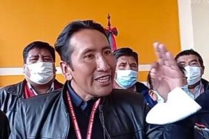 Activista antivacuna Rudy Callisaya denuncia persecución del Gobierno