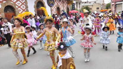 Coronación de la Reinita 2022 en el Carnaval de Oruro
