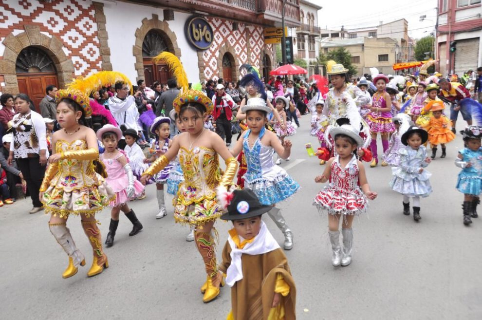 Coronación de la Reinita 2022 en el Carnaval de Oruro