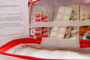 Kits de medicamentos contra el covid-19 entregados a la prensa orureña