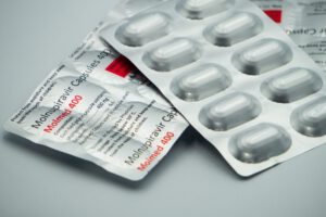 Molnupiravir, el nuevo tratamiento antiviral contra el Covid-19 en Bolivia