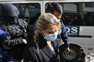 Momento de la aprehensión de Jeanine Añez