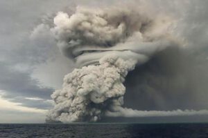 Erupción volcán Tonga