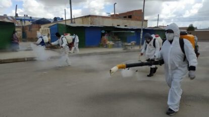 fumigación de mercados para detener la cadena de contagios de Covid-19