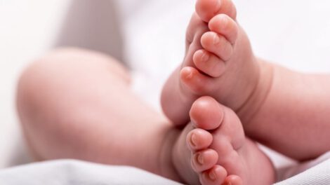 Madre intenta quitar la vida a su bebé en La Guardia