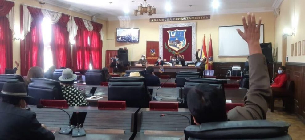Asambleístas con Covid-19 en Oruro