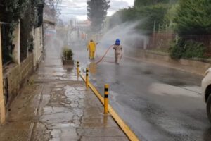 fumigación de calles en Oruro