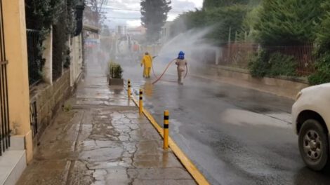 fumigación de calles en Oruro