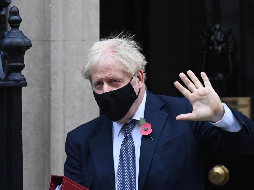Inglaterra suspenderá restricciones Covid-19