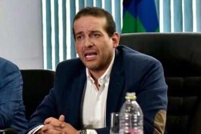 La exigencia del carnet de vacunación fue considerada por el gobernador cruceño como una medida acertada