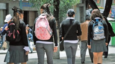 Clases presenciales en colegios privados para evitar descuentos en pensiones