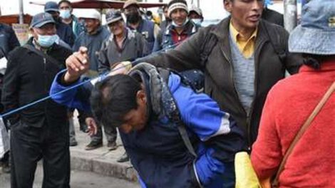 Agresión a trabajadores de la prensa por grupos antivacunas