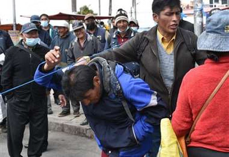 Agresión a trabajadores de la prensa por grupos antivacunas
