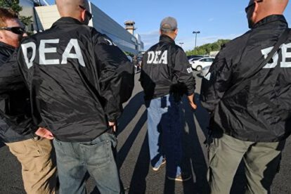 Investigación DEA narcotráfico y tráfico de armas por exjefes policiales