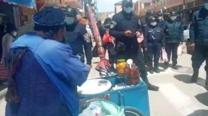 Controles del barbijo en el mercado Bolívar