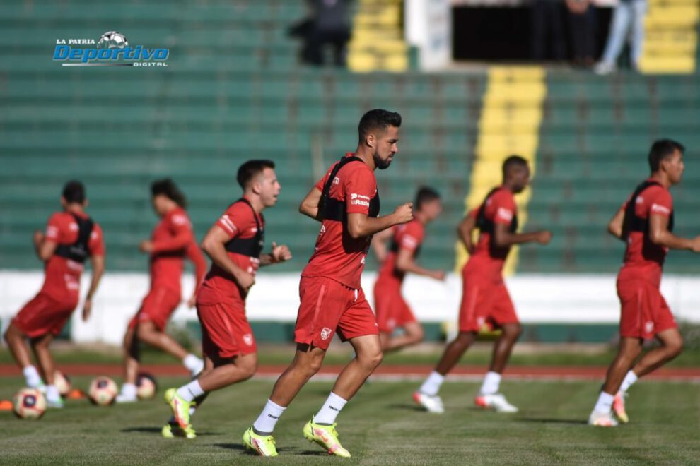 Rodrigo Ramallo durante el entrenamiento con la selección boliviana