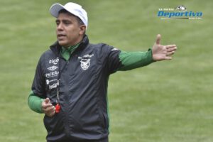 César Farías dirige a la selección boliviana de fútbol