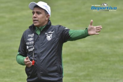 César Farías dirige a la selección boliviana de fútbol