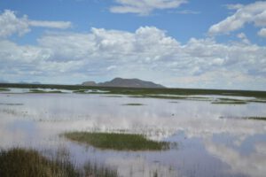 Lago Uru-Uru y su espejo de agua en Oruro