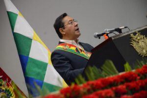 Luis Arce advierte sobre ambiciones individuales en el Día del Estado Plurinacional