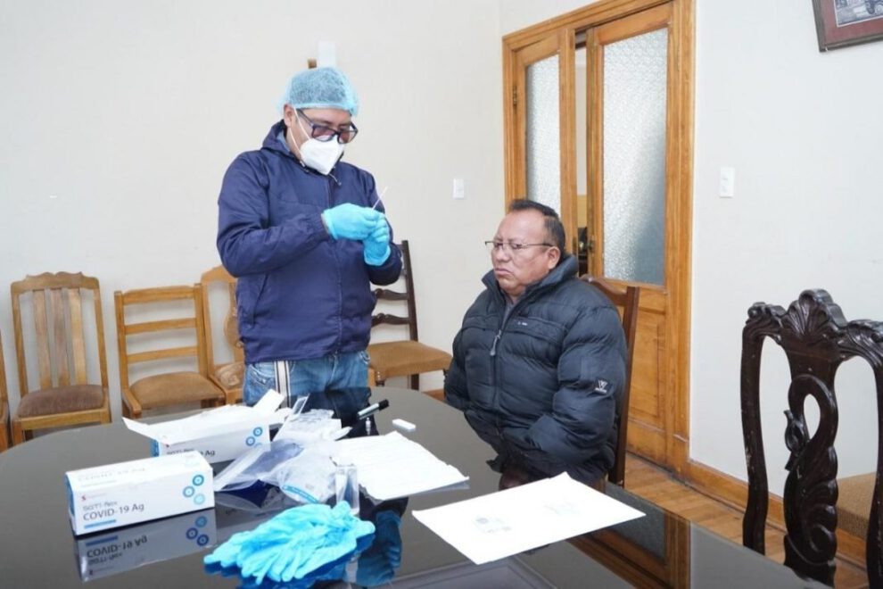 Concejales dan positivo a covid-19 tras toma de muestra