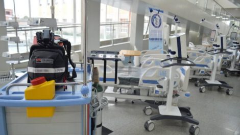 Camas de UTI entregadas al Complejo Hospitalario
