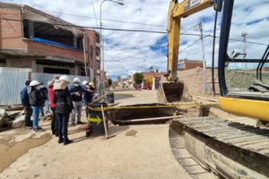 Inspección a la limpieza de colectores en la calle Iquique
