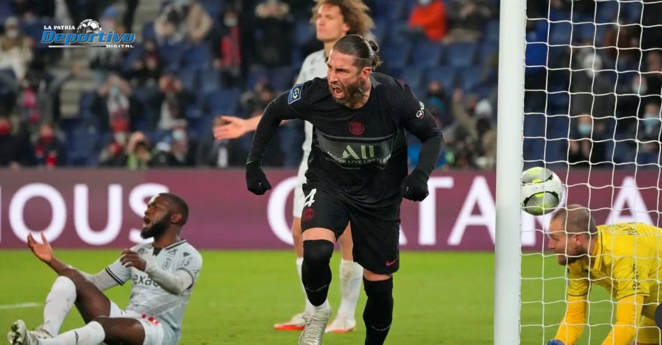 Sergio Ramos anotó su primer gol con el PSG