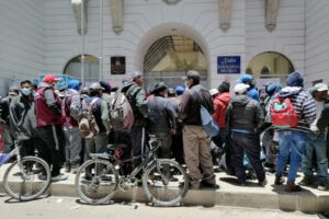 Destitución de Paola Condori en protesta de trabajadores de Avance de Obras