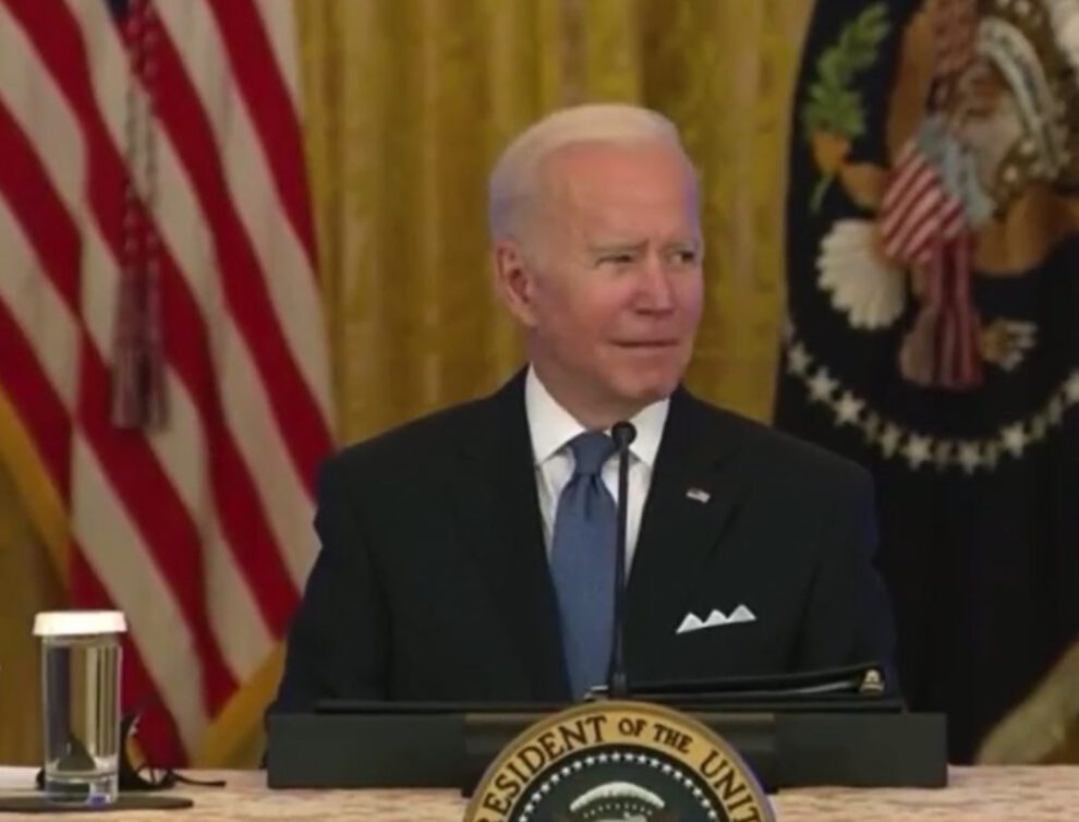Biden insulta a periodista de Fox News tras cuestionamiento sobre inflación