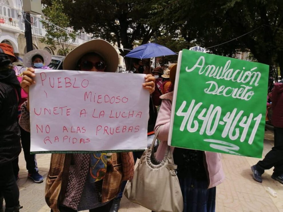 Protesta contra carnet de vacuna