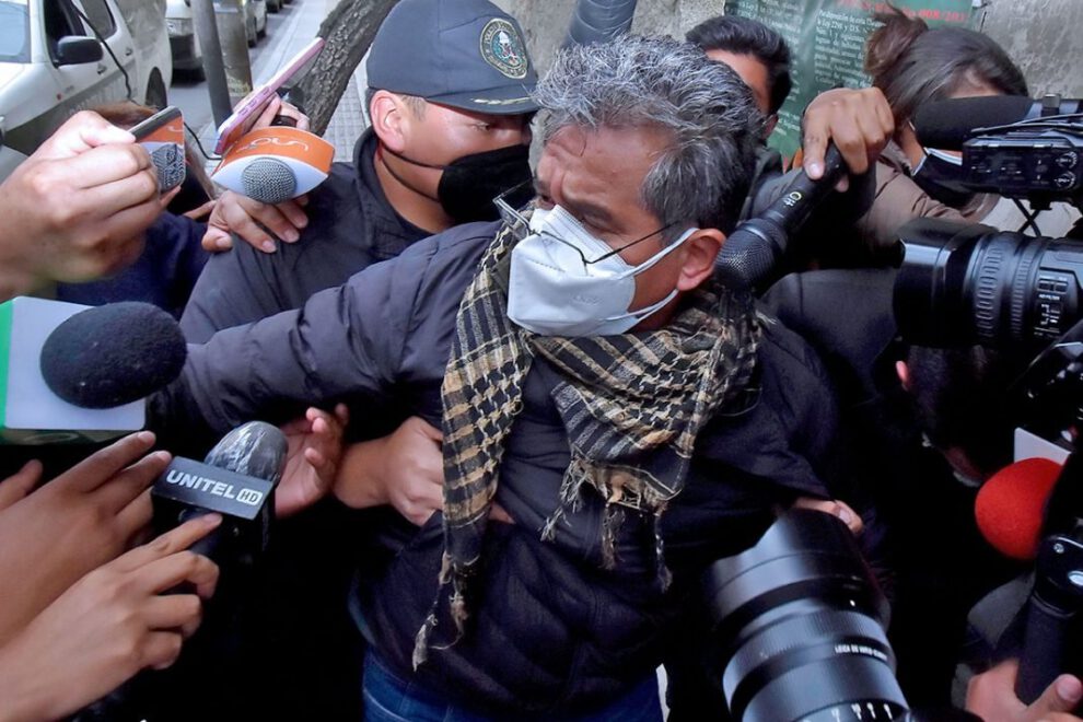 Dávila intenta desviar investigaciones según Gobierno