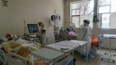 Hospital Obrero colapsó por pacientes no vacunados
