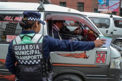 Denuncia contra conductor por agresión a guardia municipal en La Paz
