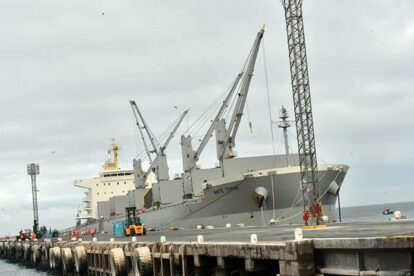 Carga boliviana en puertos peruanos