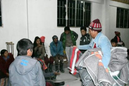 Rescate de familias inundadas por el desborde del río Vinto