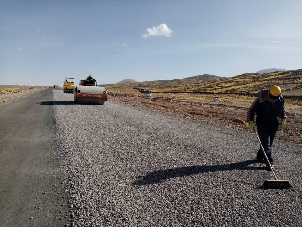 Proyectos carreteros en Oruro para la efeméride departamental