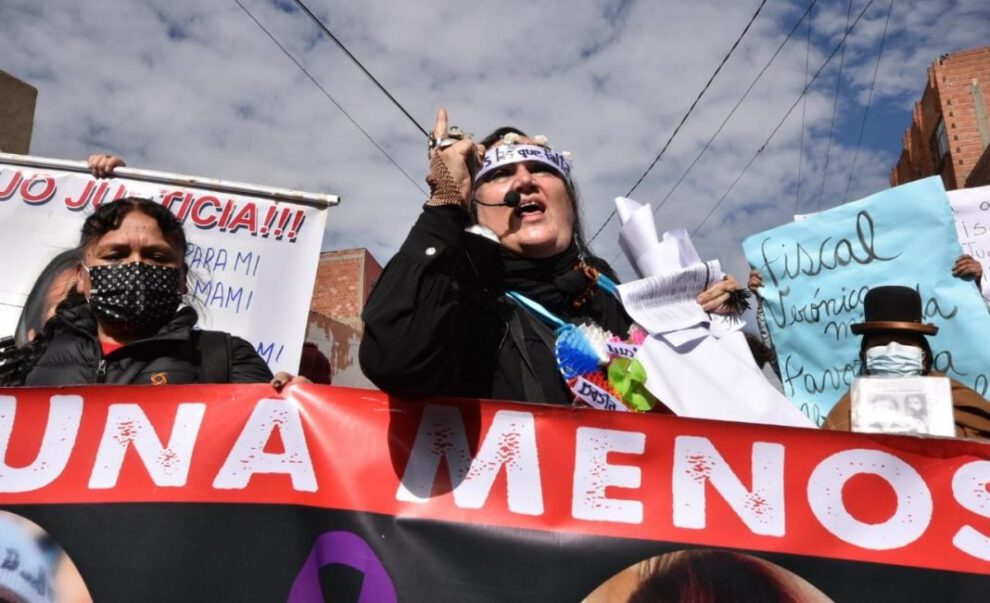 Mujeres marchan contra el sistema judicial