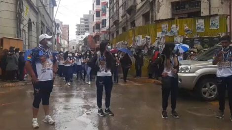Carnaval de Oruro 2022 con danzarines en la ciudad de Oruro