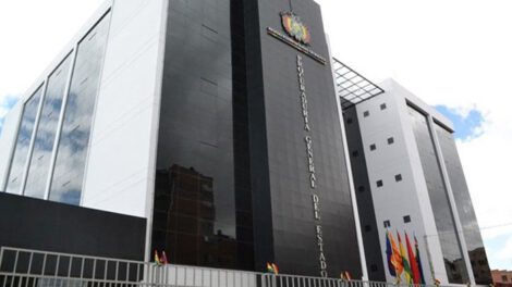 Iberth René Renato Aguilar Mamani en la Procuraduría General del Estado