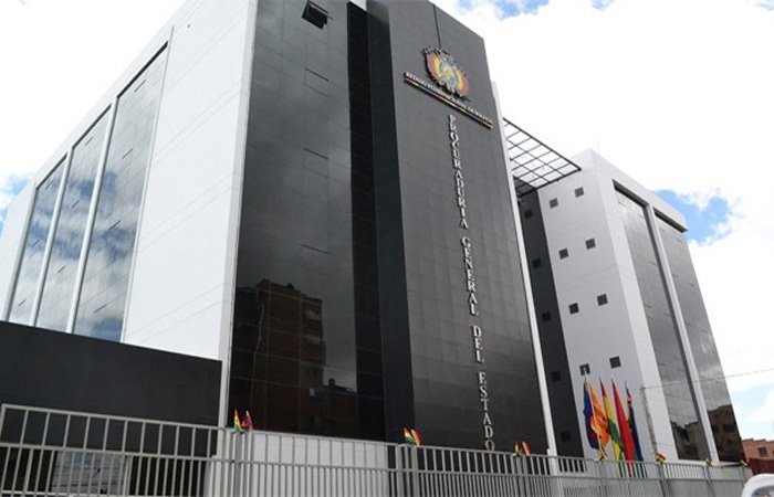 Iberth René Renato Aguilar Mamani en la Procuraduría General del Estado