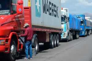 Retardo de pruebas de Inlasa afecta el paso de camiones a Chile