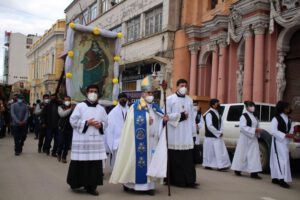 Procesión de cirios en honor a la Virgen del Socavón