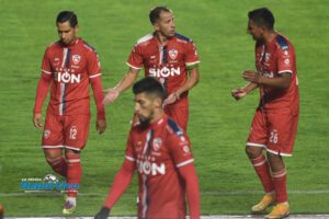Royal Pari en preparación para el campeonato Apertura