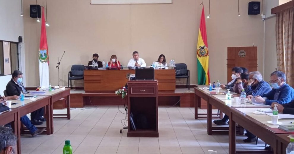 Consejo Médico Nacional tilda de irresponsable autorizar fiestas de Carnaval
