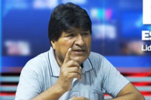 Evo Morales arremete contra EE.UU. y la oposición
